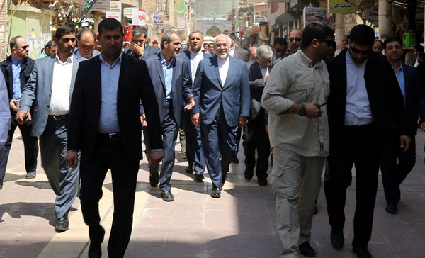 ظریف از بیت امام خمینی(س) در نجف اشرف بازدید کرد